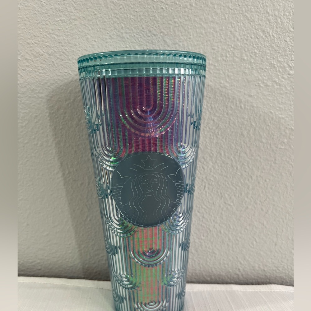 Starbucks spring 2022 iridescent cup no straw